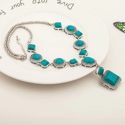 Vintage Geometric Turquoise Necklace in Alloy Design
