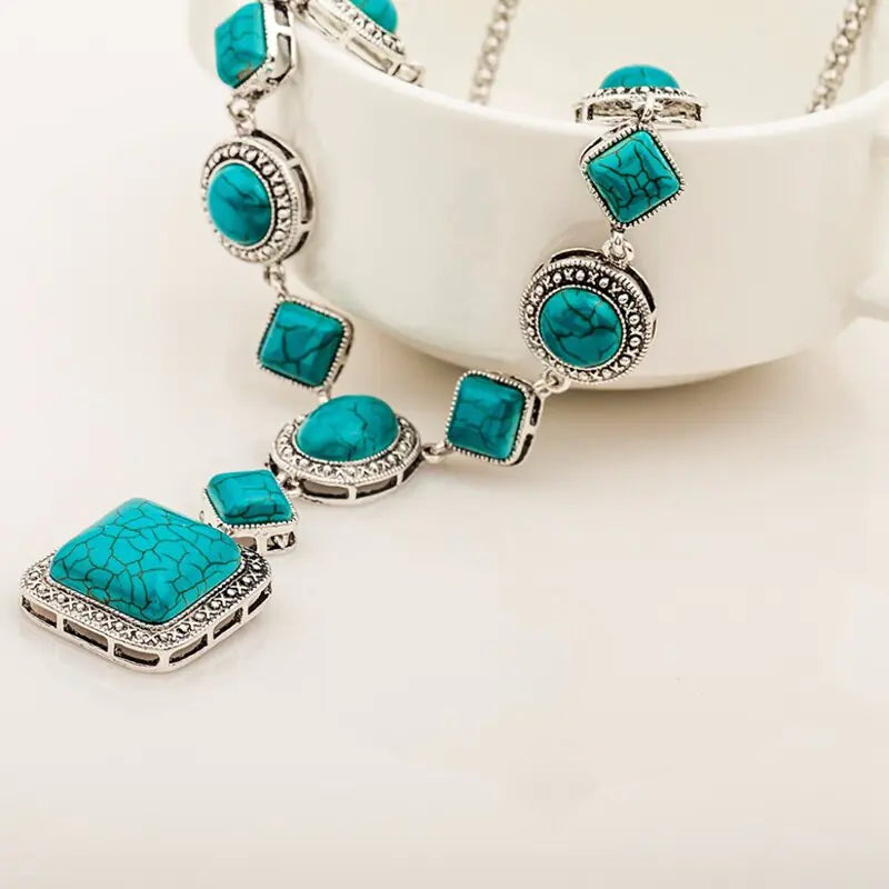 Vintage Geometric Turquoise Necklace in Alloy Design
