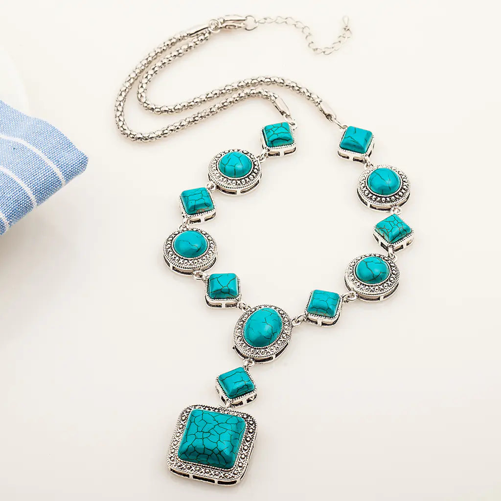 Vintage Geometric Turquoise Necklace in Alloy Design