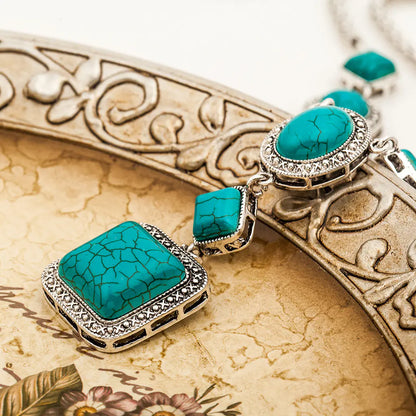 Vintage Geometric Turquoise Necklace in Alloy Design